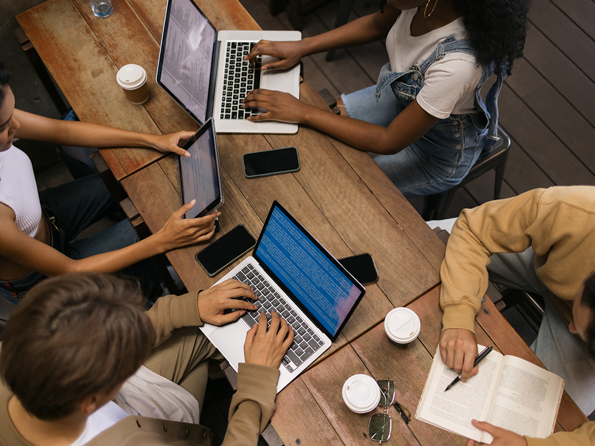 Blog Image How Technology Impacts Decision Where Attend School
